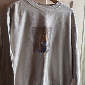 1989 Taylor Swift Sweatshirt in Light Gray